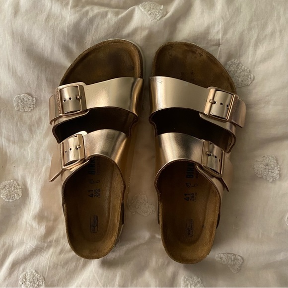 Metallic Bronze Arizona Birkenstocks size 10 - Picture 1 of 11